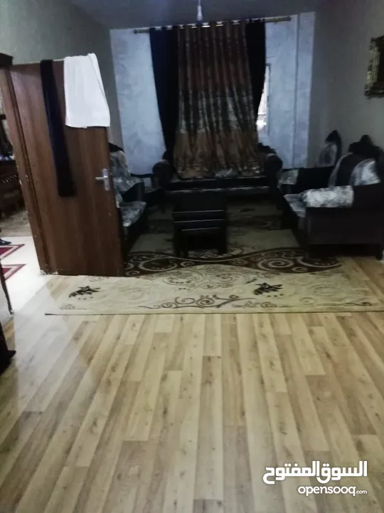 شقة للبيع في جبل التاج بالقرب من مطعم الميادين