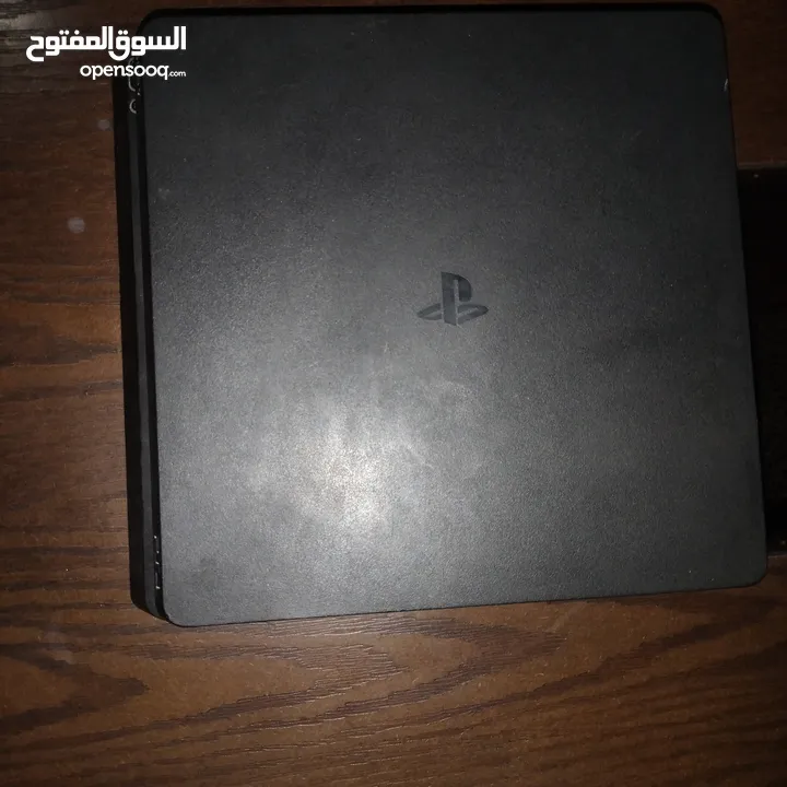 قابل للتفاوض  ps4 مستعمل مع فيفا 25 كود6 + خدمه انشاء حساب بلاستيشن مجانا