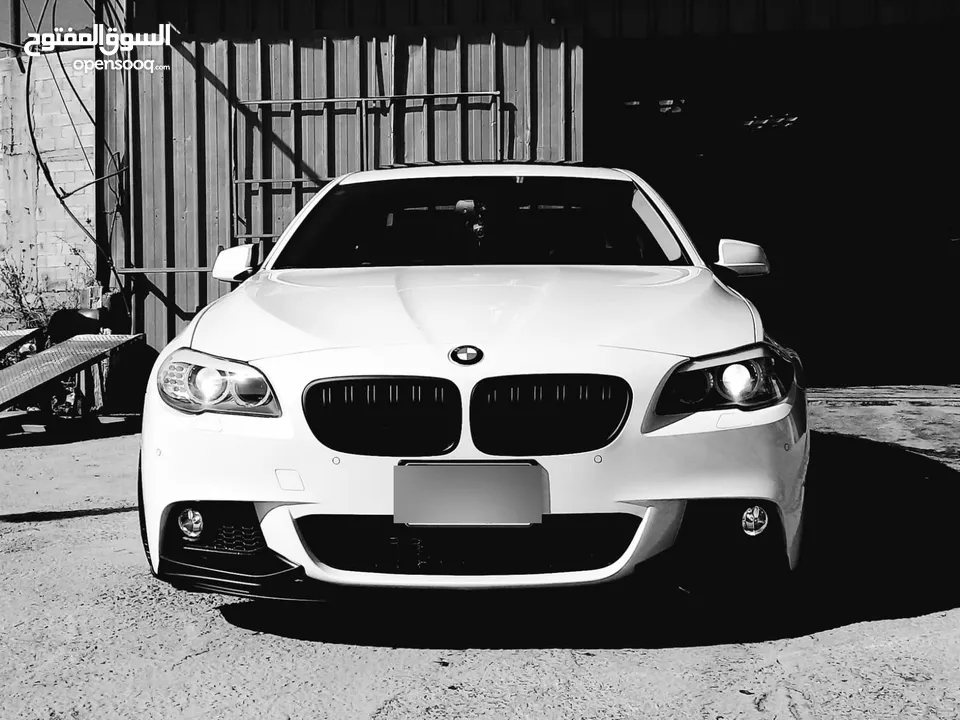 BMW 520 2012 فل الفل السياره بصلاه عنبي موجوده بببديا الي معنييين يتواصلو عرقم