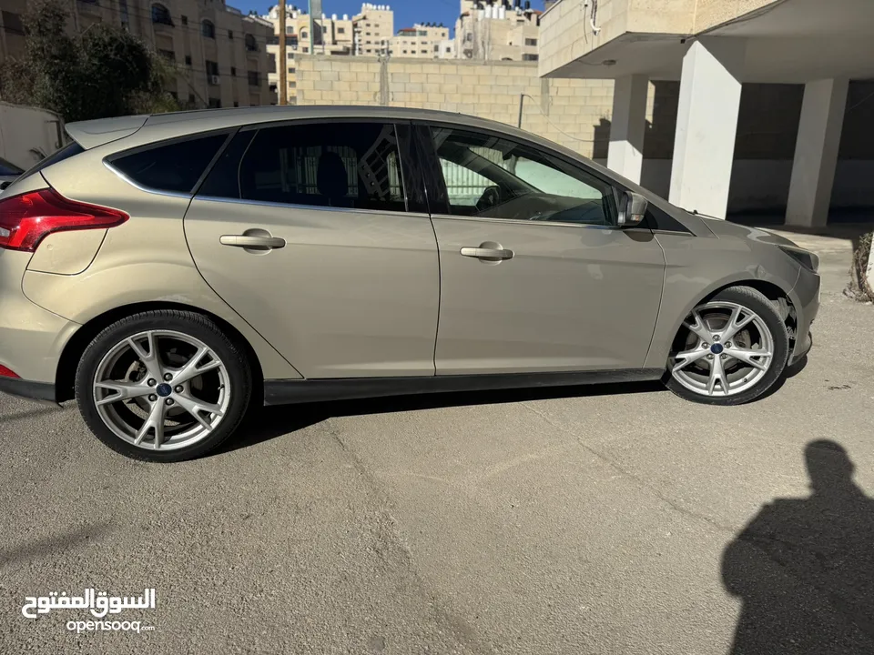فورد تيتانيوم