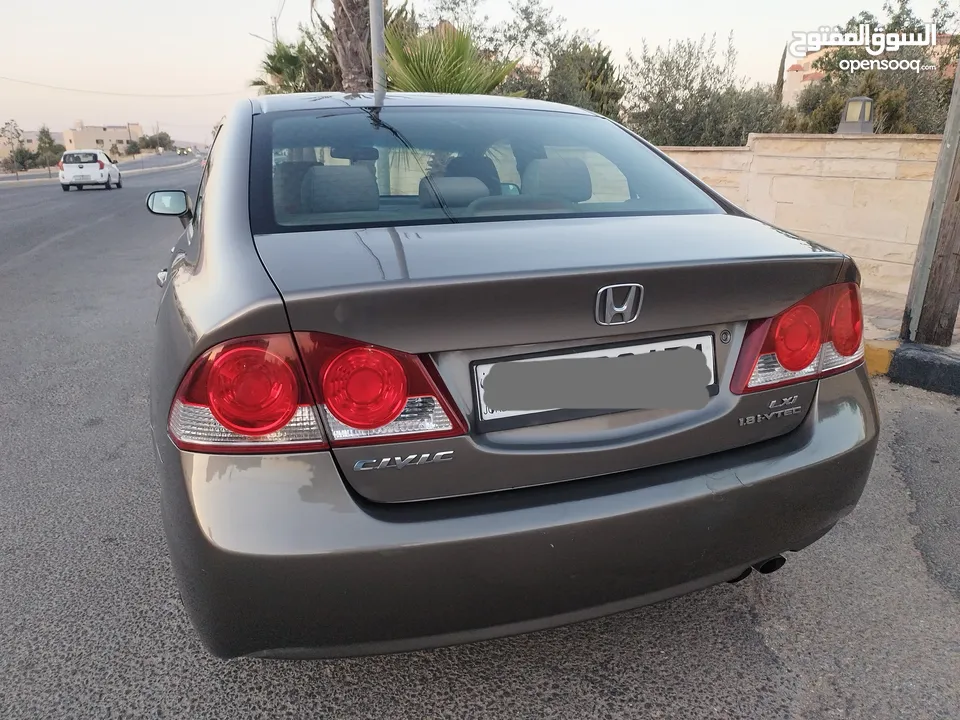 هوندا سيفيك 2006 بنزين للبيع في عمان 2006 Honda Civic V-Tech 1.8 L for Sale in Amman