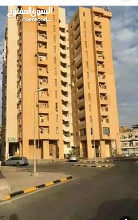 شقة للإيجار شارع المعري عمر المختار بالقرب من مجمع دات العماد طرابلس