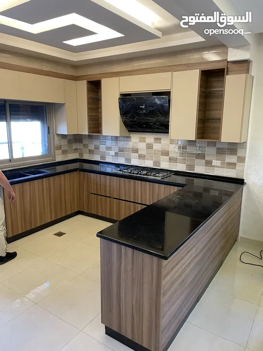 مطابخ خشب  مطابخ اللمنيوم أماراتي بجميع الألوان بكفالة 10 سنوات