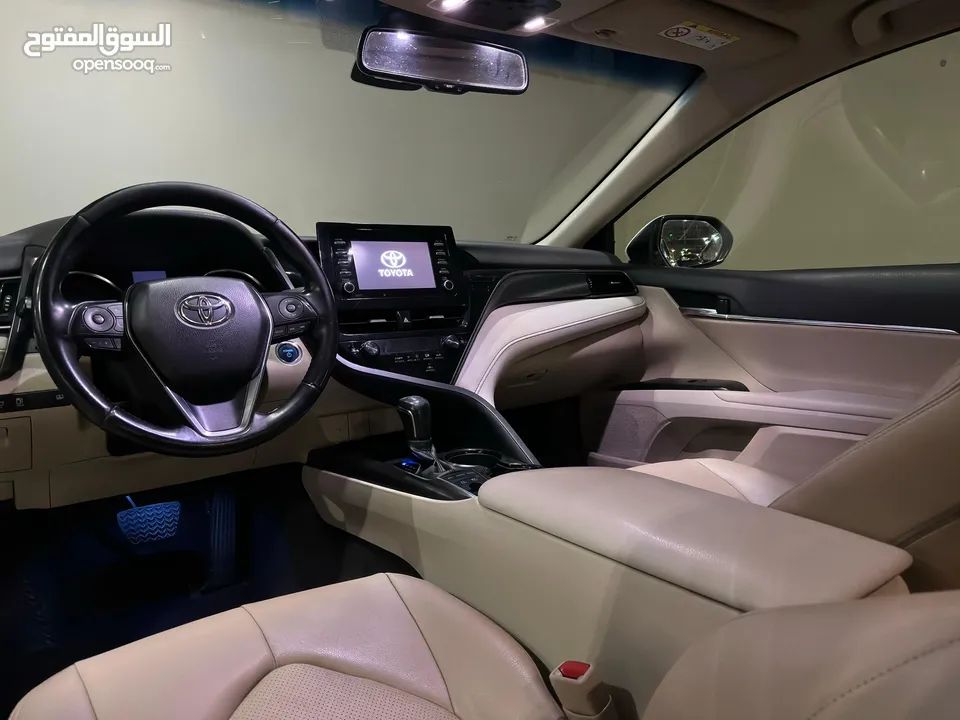 Toyota Camry 2023 Gle  بحالة الوكالة