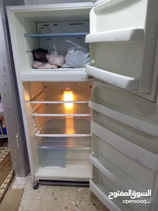 ثلاجة نوع بيكو 24 قدم تب نضافه بحاله ممتازه ما شاء الله بسعر مناسب