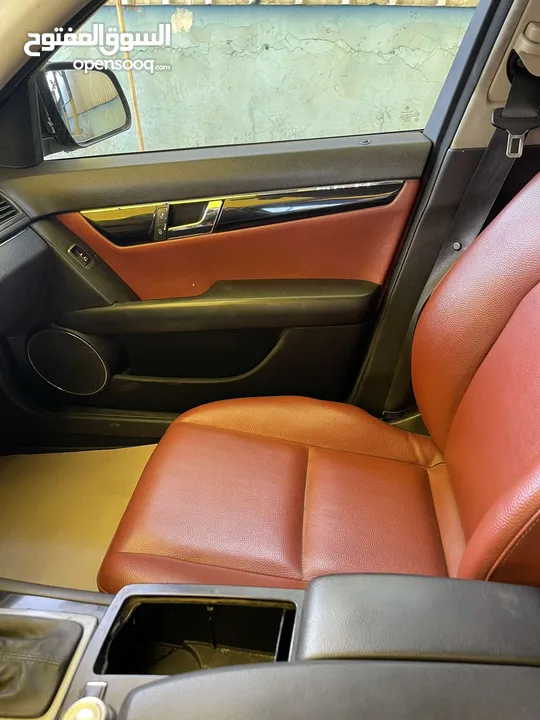 مرسيدس c200 2009 كت c63 جنطاط amg اصلي نمره مجاناااا فحص كامل توب مكانيك السياره فل نظافه