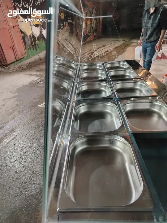 ثلاجة عرض مستعمل