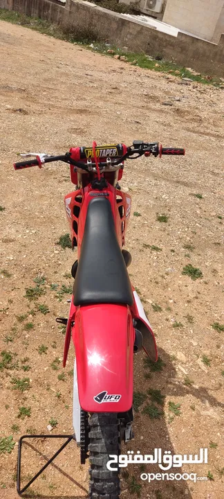 honda cr250r   موديل 1988