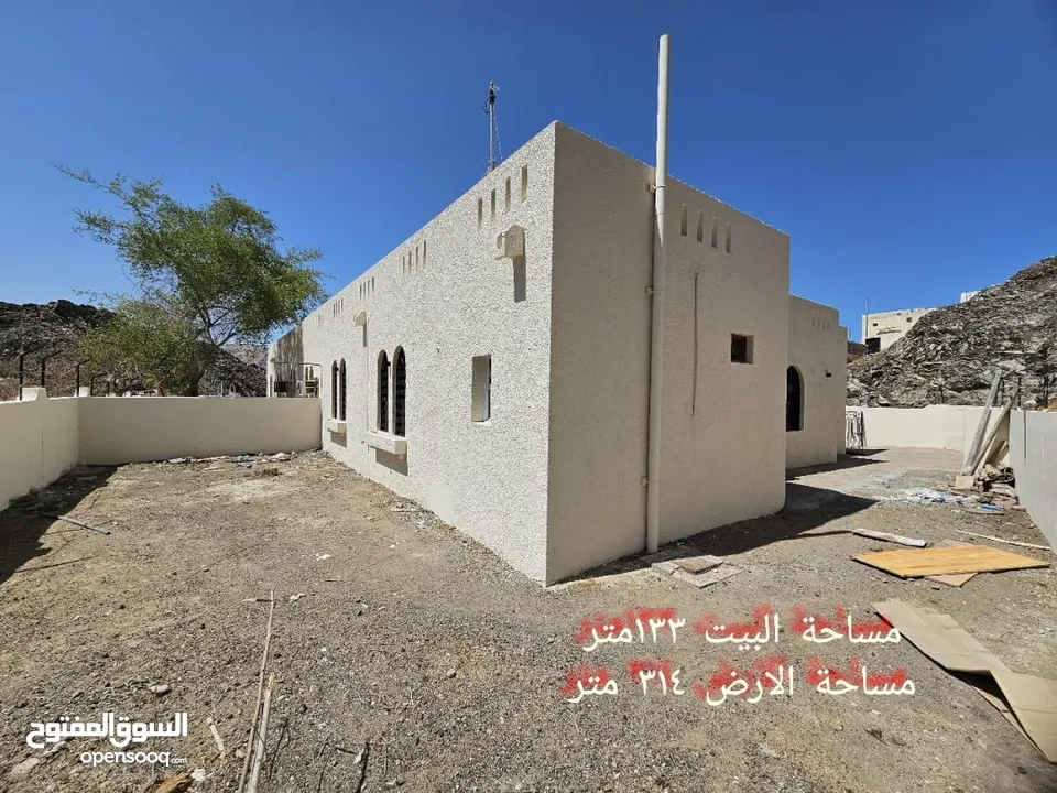 Three villas in Ruwi  ثلال فلل في روي للبيع مساحة الاوض 1000 منتر مربع