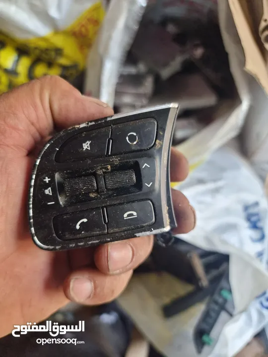 قطع سيارات مشكل للبيع