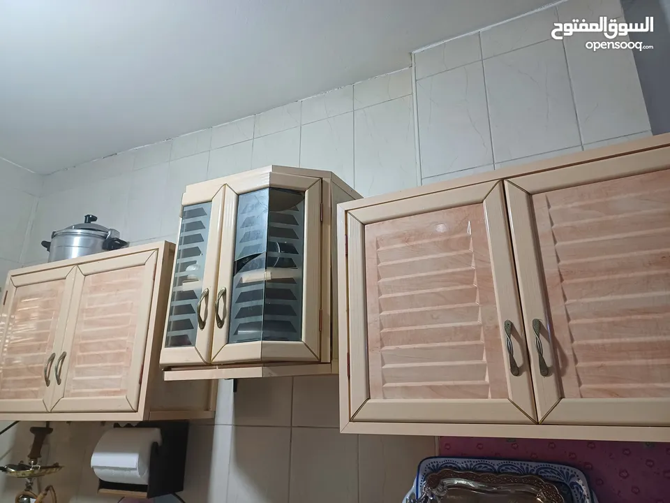 خزائن مطبخ عدد ثنين بوضع ممتاز