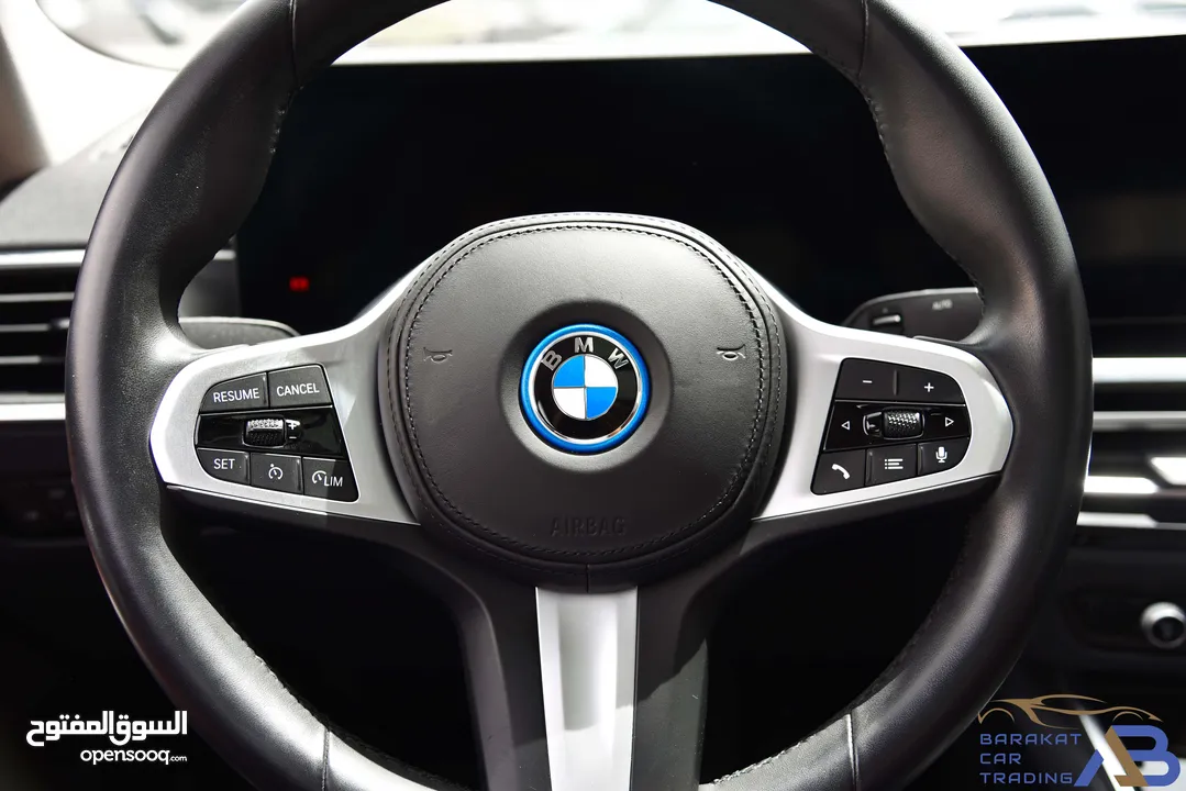 بي ام دبليو الفئة الثالثة i3 eDrive35L كهربائية بالكامل 2023 BMW i3 eDrive35L EV M Power Kit - Mid