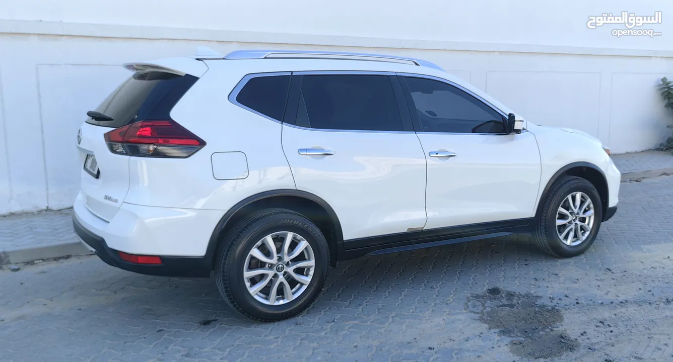 2017 NISSAN X-TRAIL ROUGE FULL OPTION NO SUNROOF