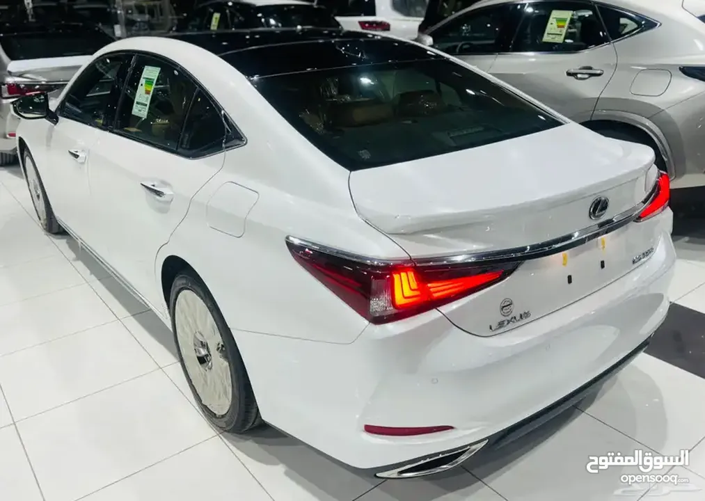 لكزس ES 350 بريمي بانوراما 2023 بروجيكتر اللون ابيض