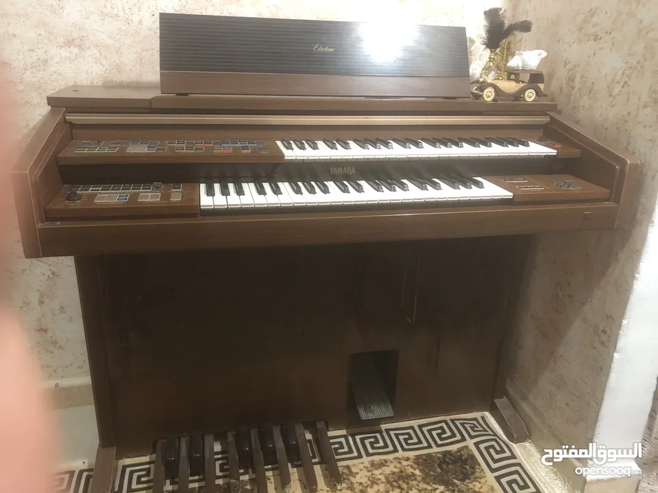 بيانوyamaha سنة 1974