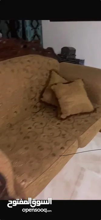 طقم كنب مستعمل بحاله جيدة