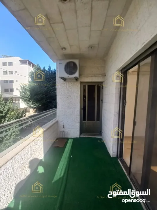 شقة فارغة للايجار دير غبار 200م