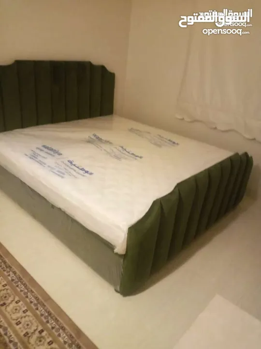 سرير طبي جديد للبيع