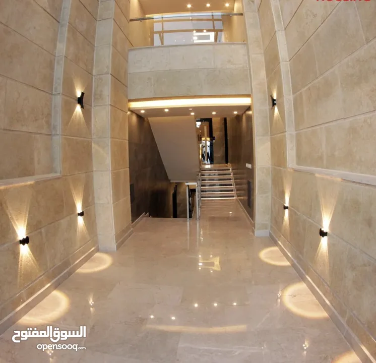 شقة ملوكية شبه ارضي مساحة 626م -داخلي 300م -حديقة 326م تشطيبات فلل-الحويطي-طريق المطار - رمضان اسكان