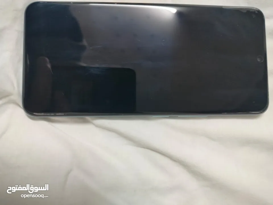 للجادين Honor 200 5G 256gp 12 GB ram وكالة استخدام طالب جامعة كفالة 10 اشهر من الشركة