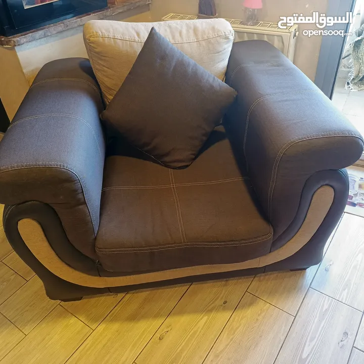 طقم قعدة  بحالة جيدة جدا