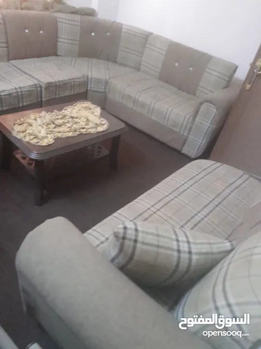 طقم كورنر للبيع مكون من سبع مقاعد