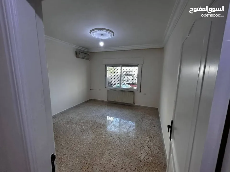 شقة أرضية للبيع - الجندويل - موقع راقٍ
