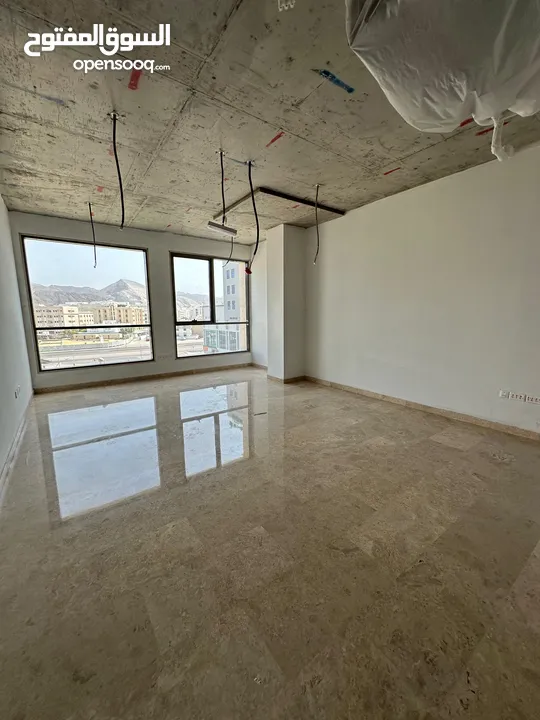 مسحات تجارية مميزة جديدة كلياً للايجار في الخوير - Brand New Com. Spaces for Rent in AL Kuwaer