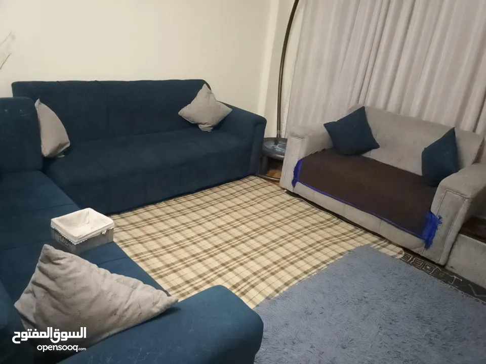 غرفه نومه للبيع مع طقم كنب 7مقاعد للبيع بسعر مغري