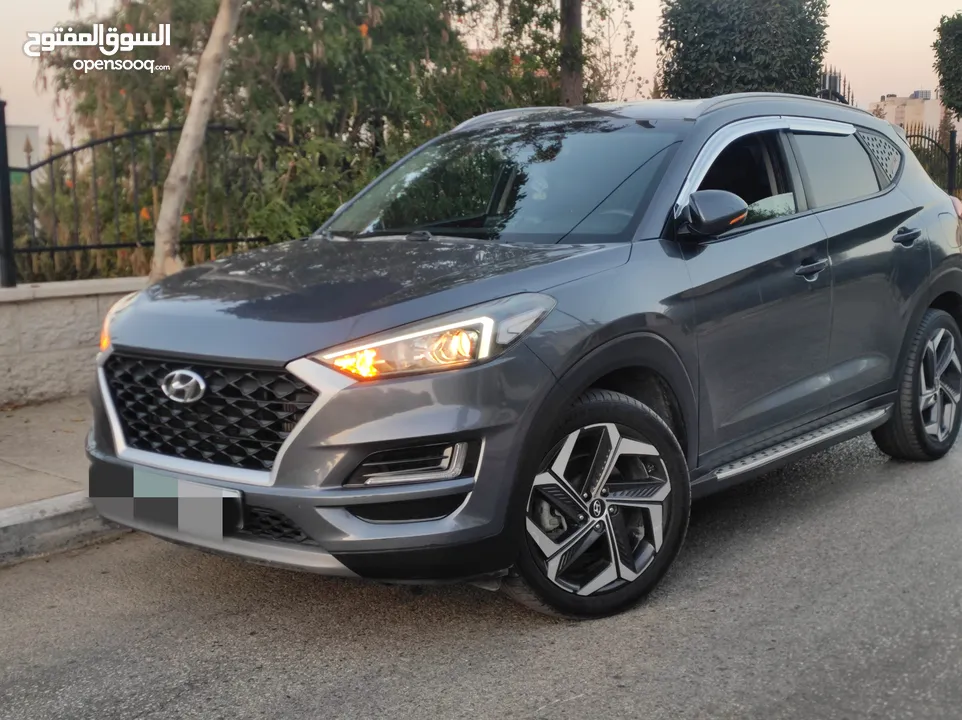 هونداي توسان فل ماعدا الفتحة عداد اصلي 83000كم للبيع بسعر مغري 96000شيكل