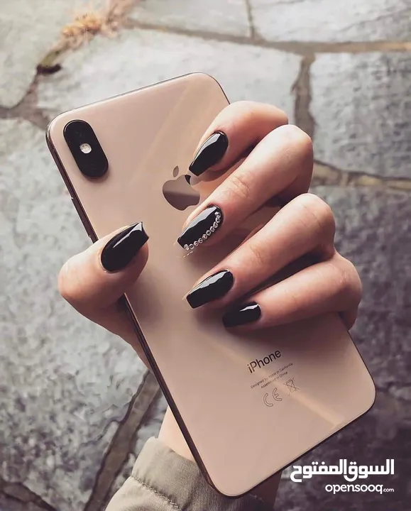 متوفر ايفونات XSMAX اصلي جيجا 64 و  256 متوفر توصيل وهدية كفر ولزقه وشاحن الاصلي