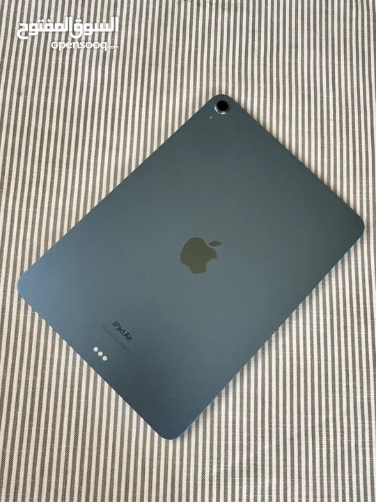 IPad Air 5 blue 256GB used like new