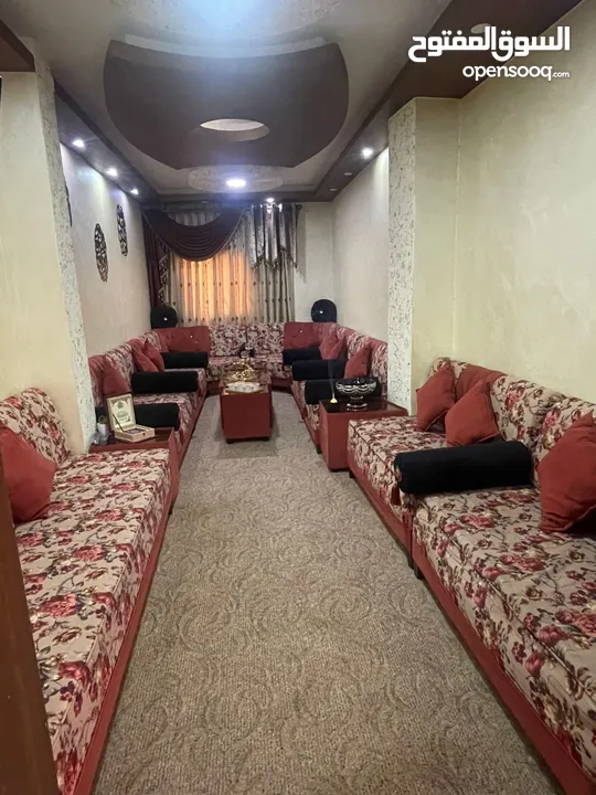 كنب كورنر مستعمل بحالة الجديد سبب البيع نقل على شقة أخرى