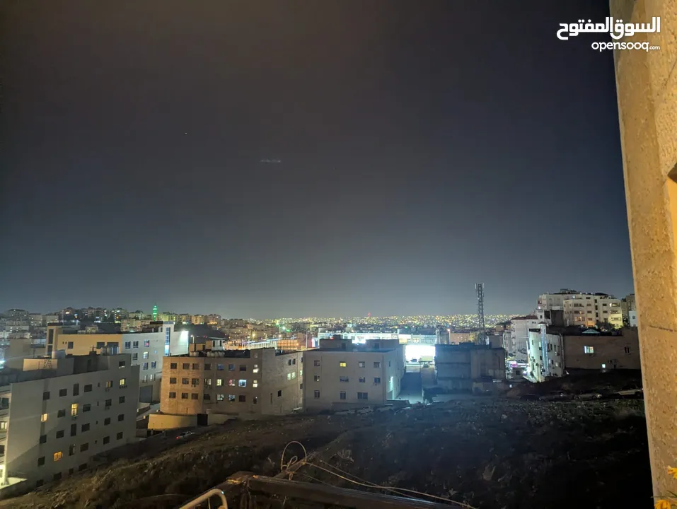 شقة بمنطقة المدينة الرياضية مساحة 157 متر بسعر مغري تدفئة راكبة ،كراج خاص، مصعد، مطبخ راكب