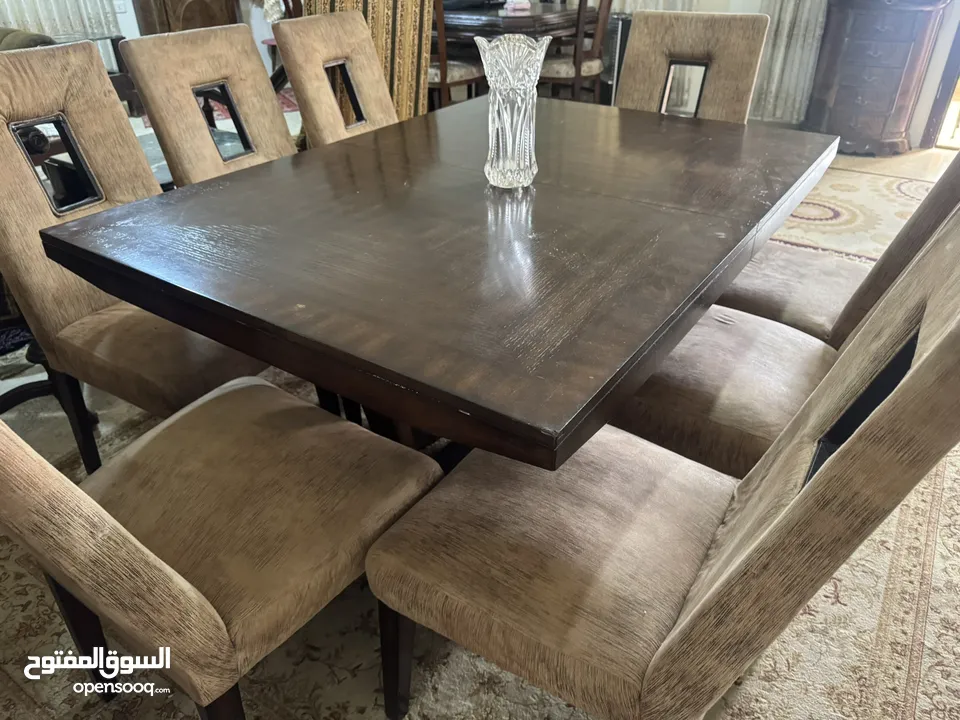 طاولة سفره للبيع بحاله جيده