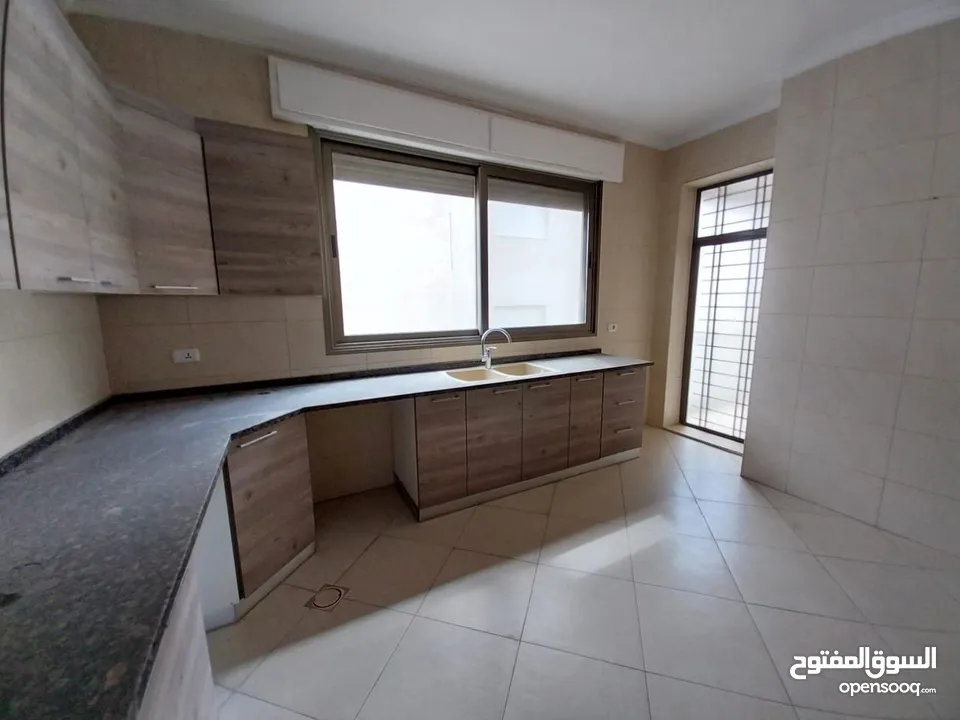 شقة غير مفروشة للإيجار ( Property 38970 ) سنوي فقط