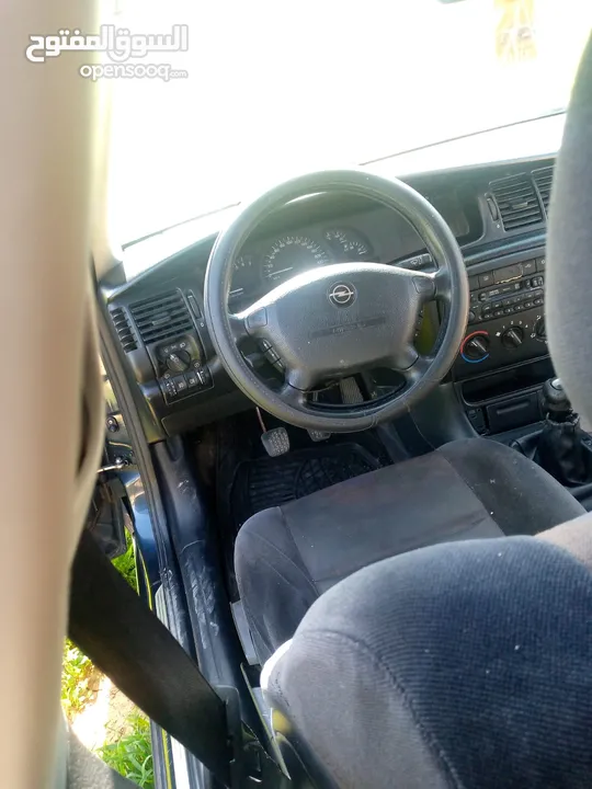 سيارة اوبل فكترا بحال الوكالة للبيع 1600 cc