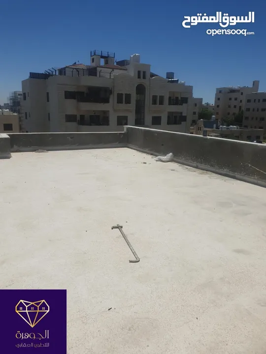 طابق اخير مع روف دوبلكس فاخر لم يسكن لقطه وبسعر مغري جدا عرض خاص أرقى مناطق خلدا وام السماق