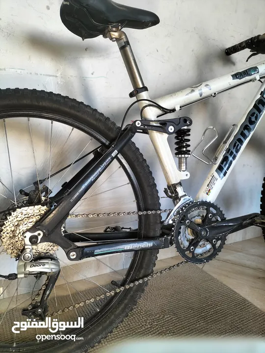 بسكليت من نوع Bianchi caal 8400