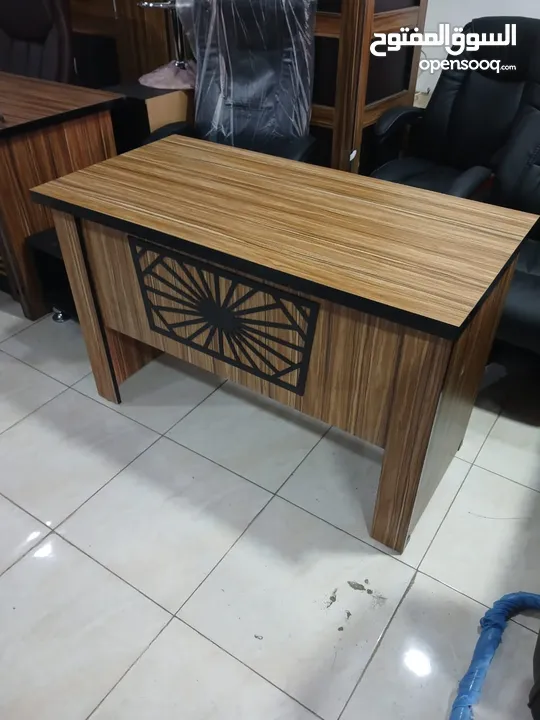 مكتب 120  و140 و160 سم مع درجين معلقات باسعار خياليه