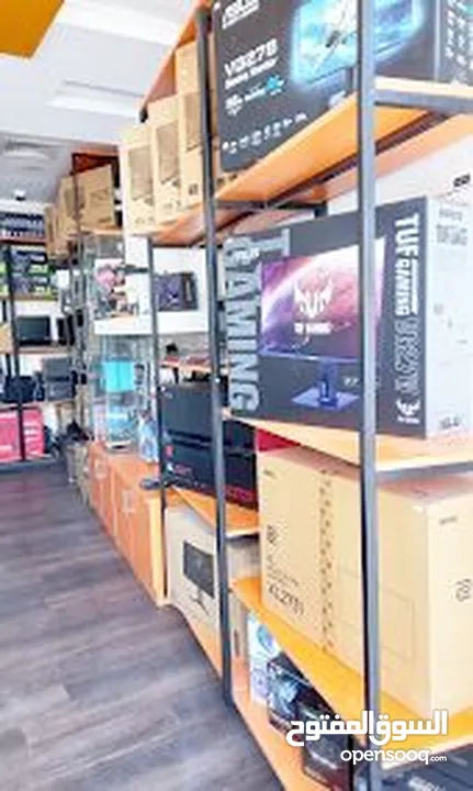 ديكور معرض كمبيوتر للبيع