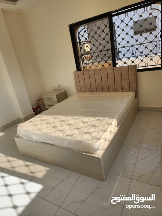 أسرة  تخوت