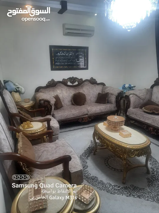 شقه طابق ثاني للبيع في ضاحيه الاستقلال