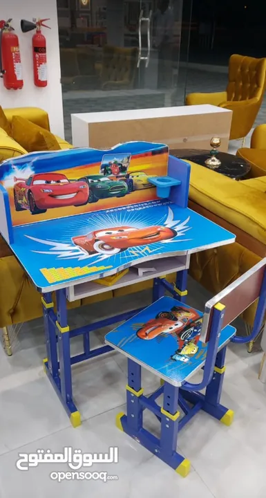 طاولات للأطفال