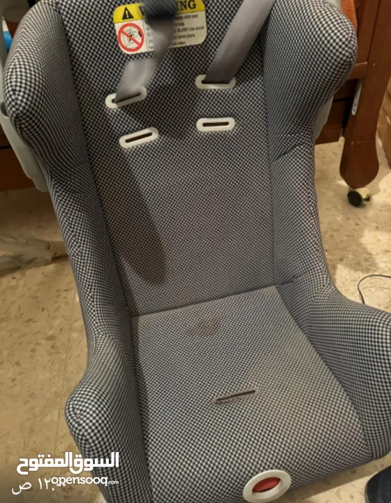 تخت بيبي بحاله الوكاله  بحاله ممتازه    كرسي طعام كرسي سياره ..car seat...بحاله الوكاله...كل الأغراض