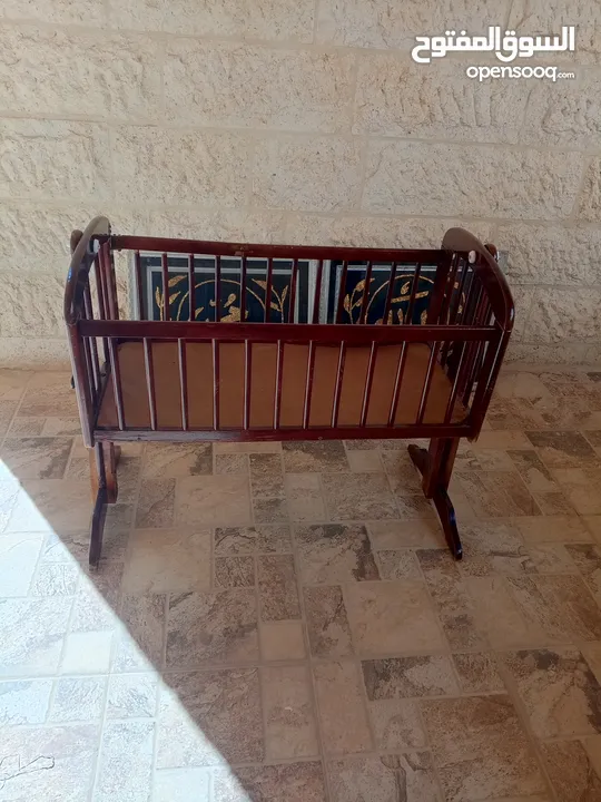 سرير اطفال