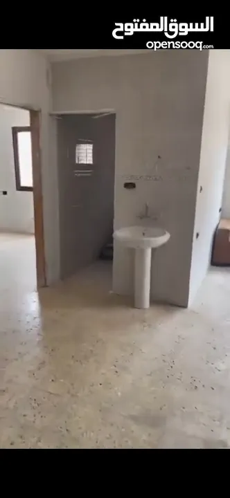 شقة مفروشة جزئيا للبيع نابلس - مساحة 100 م2