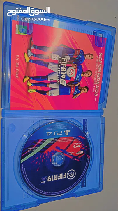 بلايستيشن4 مستعمل بحاله ممتازه جدا معاه يد ولعبة فيفا 19.ولعبة وكراش