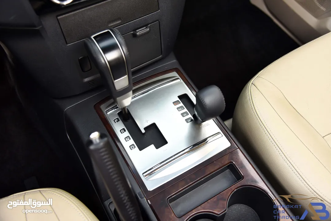 ميتسوبيشي باجيرو 2016 Mitsubishi Pajero GLS 3.5L V6