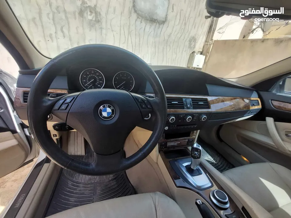 BMW 528XI 2008